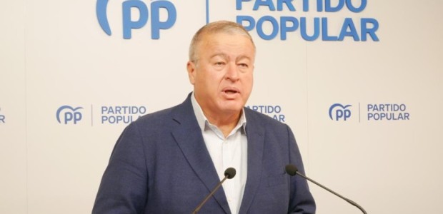 Bernabé: “Mientras que Pedro Sánchez nos deja trenes de segunda, López Miras inaugura la conexión aérea con Madrid”