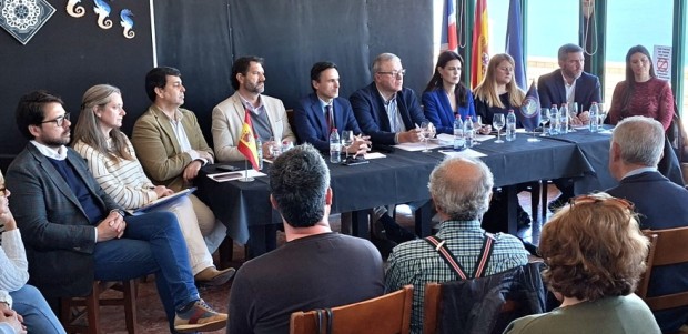 El PP denuncia que “aumentan a 600 las familias en riesgo de perder sus casas en el litoral por los deslindes arbitrarios del Gobierno socialista”