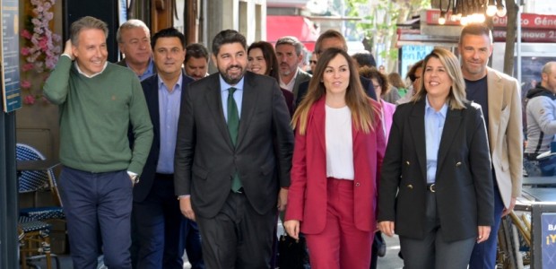 López Miras: “El PSOE se parece mucho más a una banda de mafiosos que a un partido político”