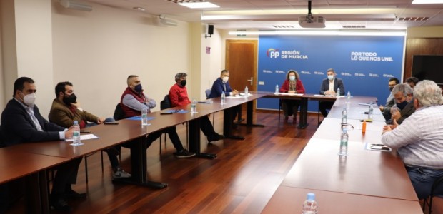 Frente común para exigir al Ministerio que abra el Puerto de Cartagena para la exportación de animales vivos y para que el segundo barco vuelva a su lugar de origen