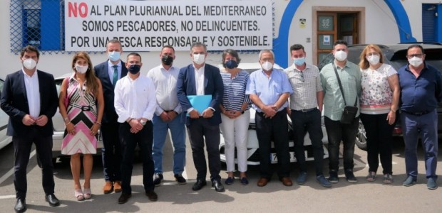 El PP acusa al Gobierno de Sánchez de !esquilmar social y económicamente al sector pesquero!