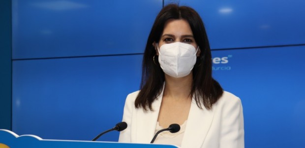 El PP pide a Celaá que rectifique la decisión de pasar de curso con suspensos