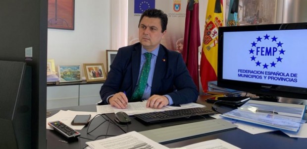 El alcalde de San Javier exige en la FEMP incluir en los presupuestos del Estado una partida para paliar la crisis del Mar Menor