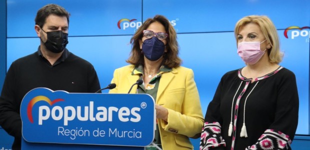 Presentación Balance 2021 de Isabel Borrego junto a Violante Tomás y Juan José Pedreño