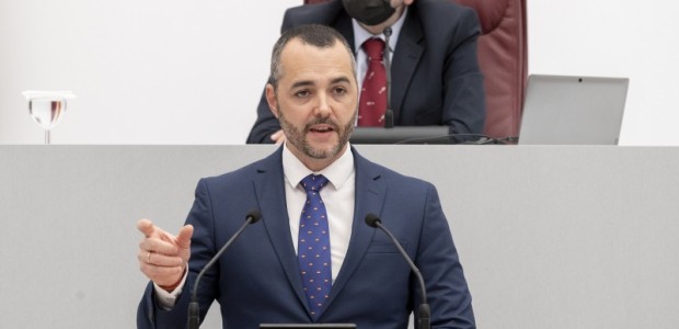 Mata: “Frente a la actitud lamentable del PSOE, el Gobierno regional responde incrementando la plantilla de bomberos, dando respuesta a la demandas de los sindicatos”