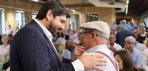 López Miras asegura que con las medidas de bajada de impuestos del PP se ayuda a los pensionistas y a las personas mayores